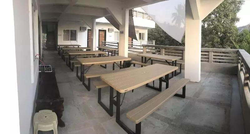 Hotelli Seabreeze Beach Lodge