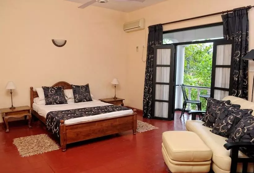 Hotelli Villa Suriyagaha