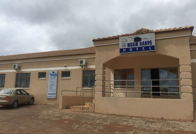 هتل Warm Hands