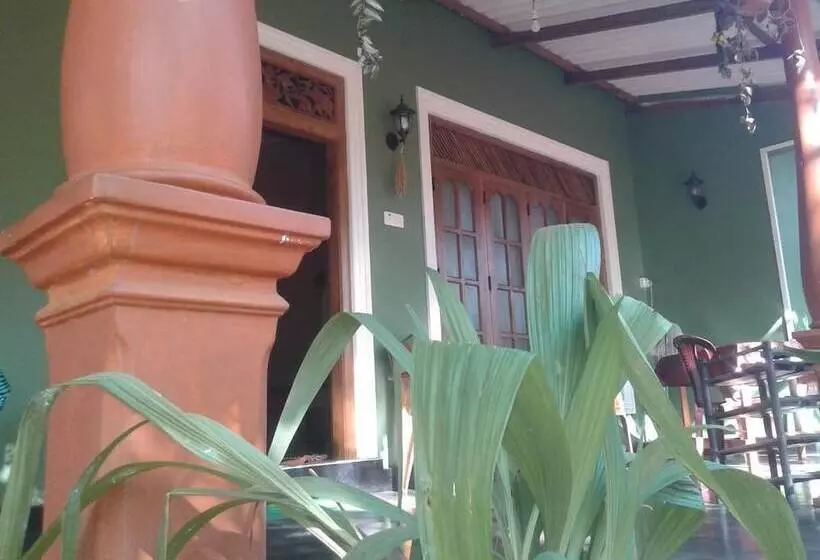 پانسیون Green Bamboo House