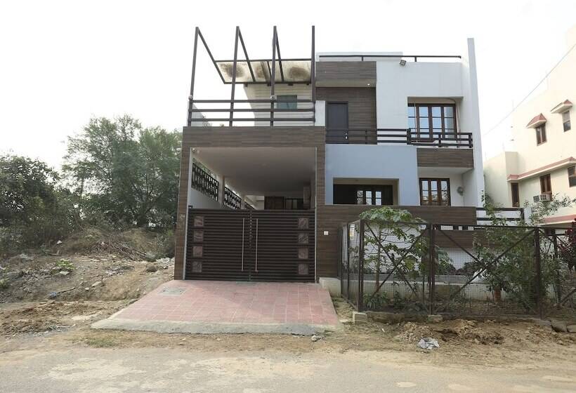 ペンション Krishnavi Inn By Oyo Room