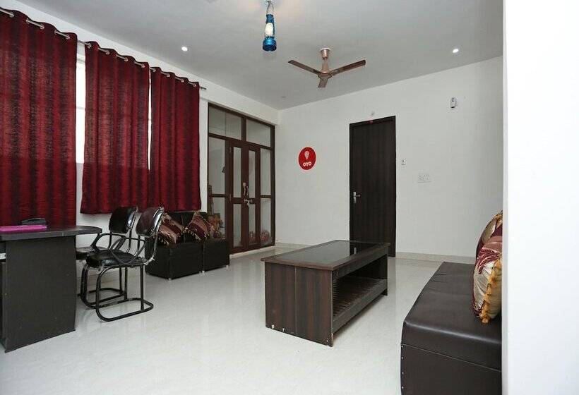 ペンション Krishnavi Inn By Oyo Room