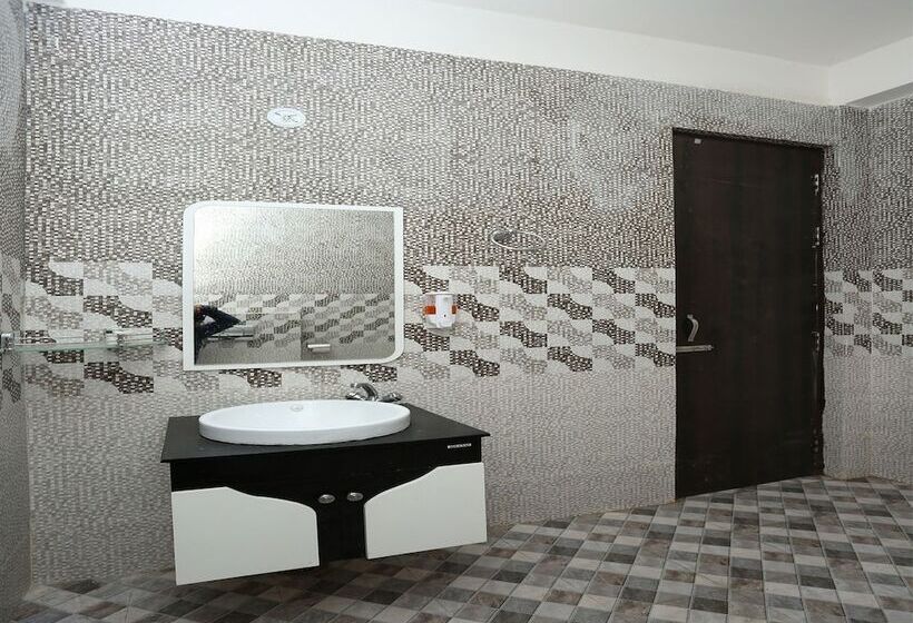 ペンション Krishnavi Inn By Oyo Room