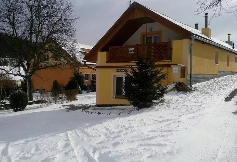 Majatalo Penzion Hugo