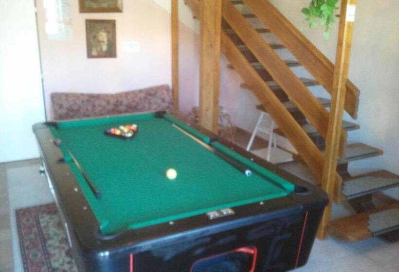 פנסיון Penzion Hugo