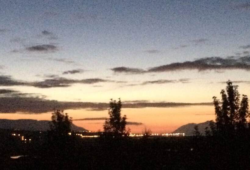 پانسیون ásar Guesthouse