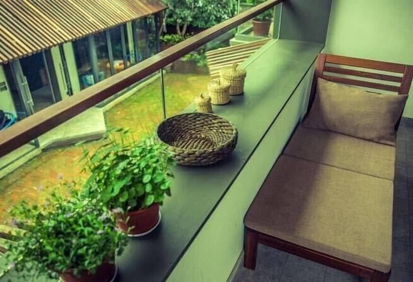 Pension Xihu Memories Tree