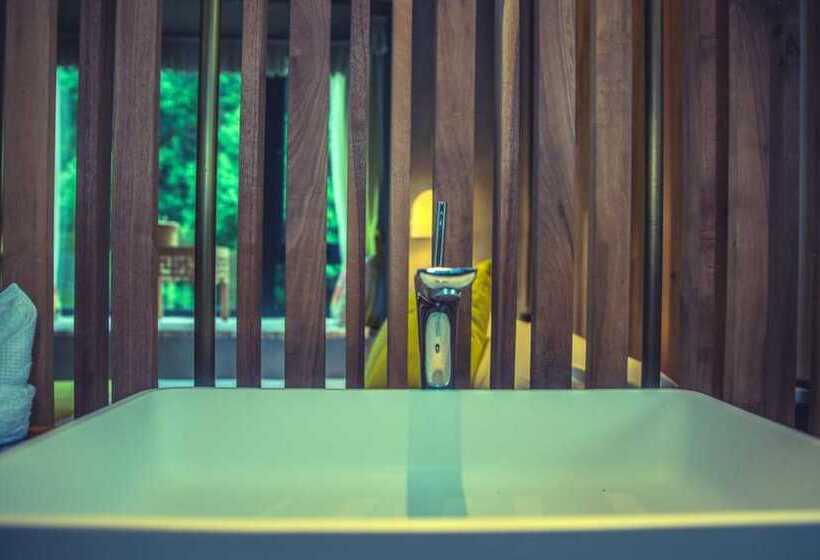 Pension Xihu Memories Tree