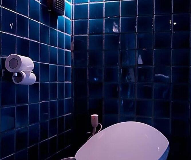 Pension Xihu Memories Tree