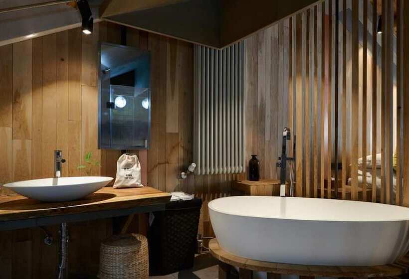 Pension Xihu Memories Tree