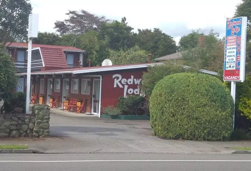 Redwood Lodge Motel
