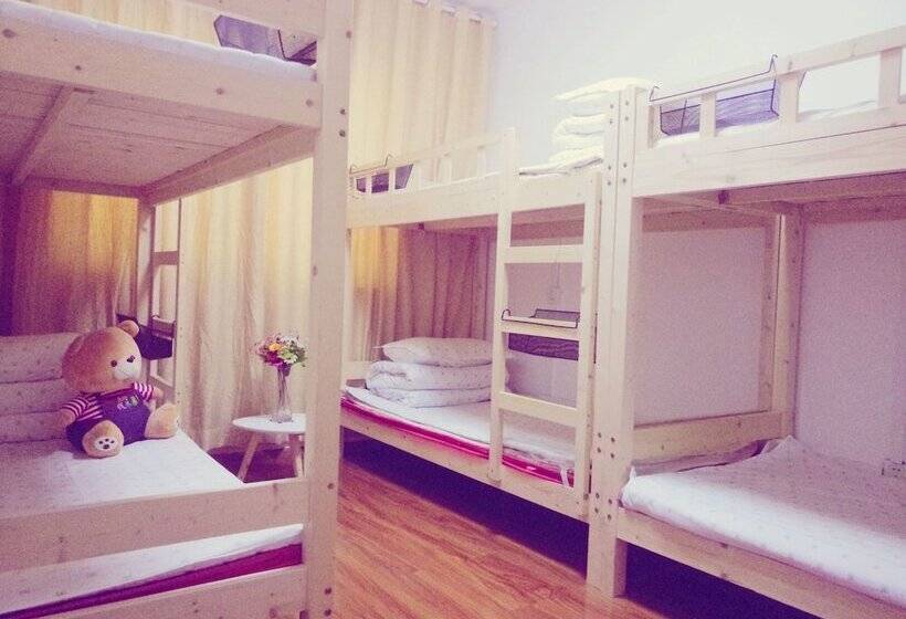 Wuhan Time On The Way Hostel