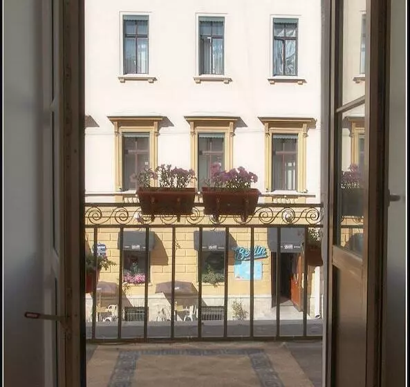 Apart Hotel On Italianskaya 1