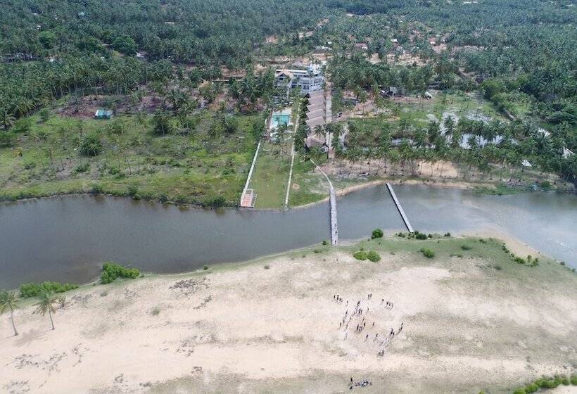 Blue Whale Beach Boutique Resort