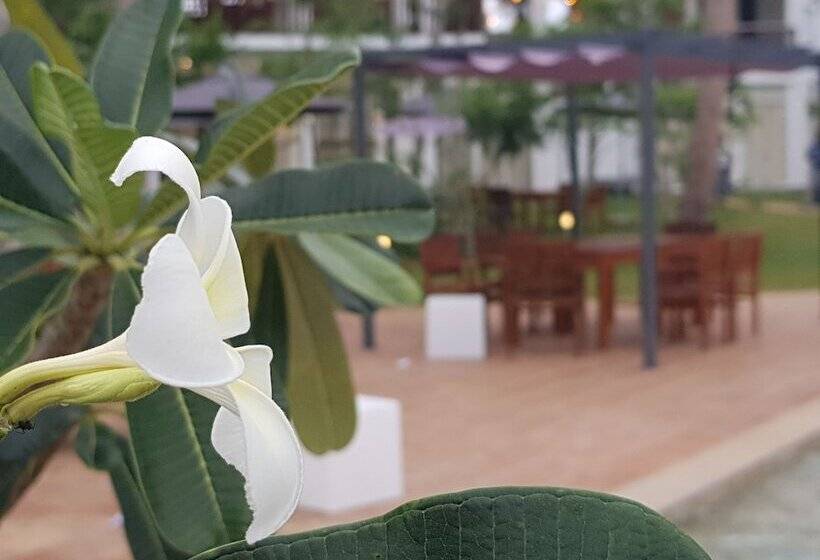 Blue Whale Beach Boutique Resort