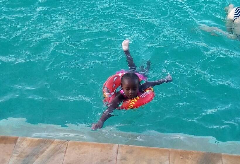 هتل Amazing Kenya Retreat