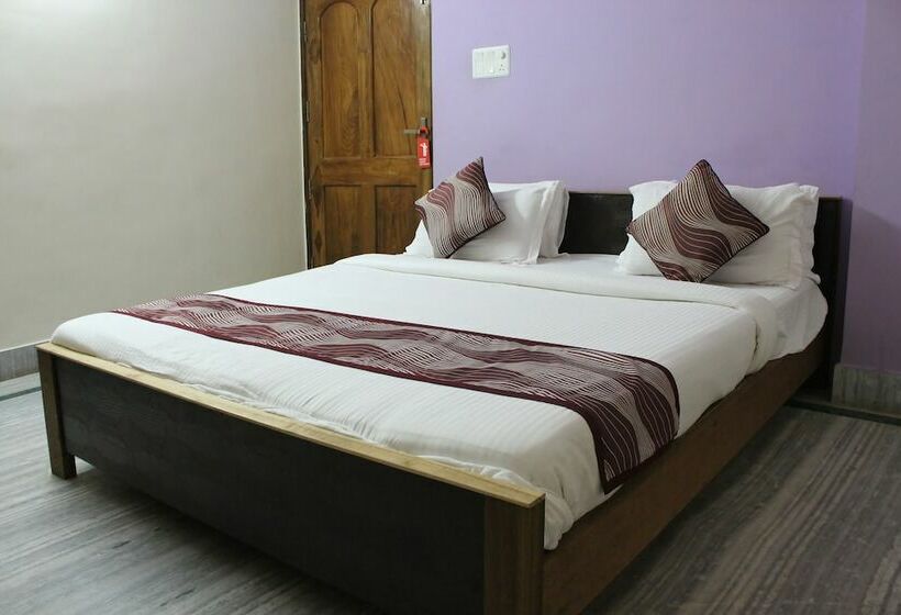 هتل Laksh Guest House