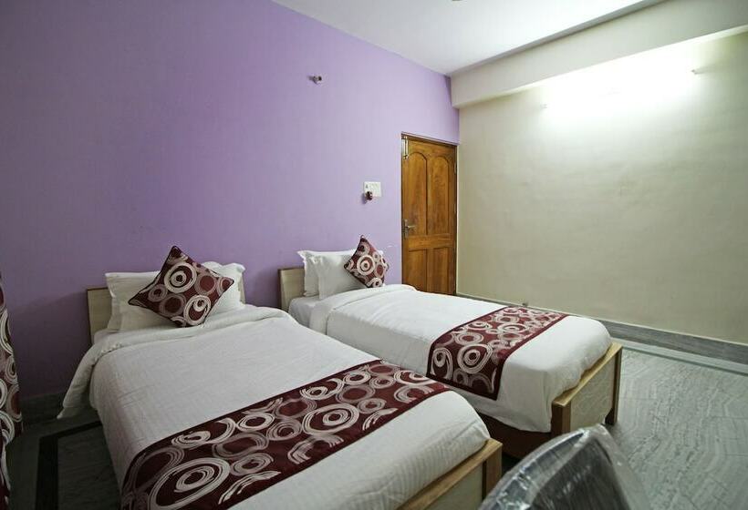 هتل Laksh Guest House