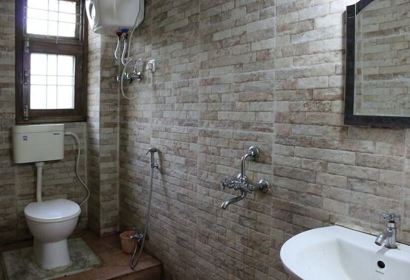 هتل Laksh Guest House