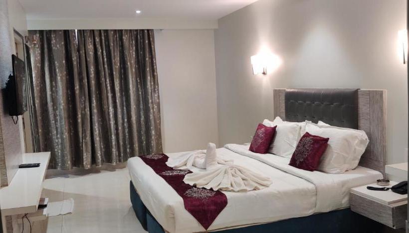 هتل Ostin Orange Park