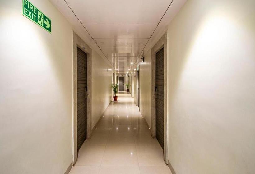 هتل Ostin Orange Park