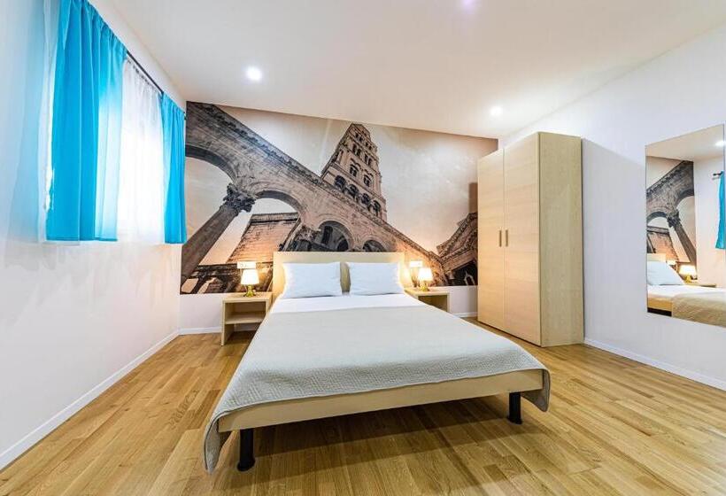 בית מלון כפרי Split Citys