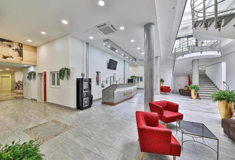 בית מלון כפרי Split Citys