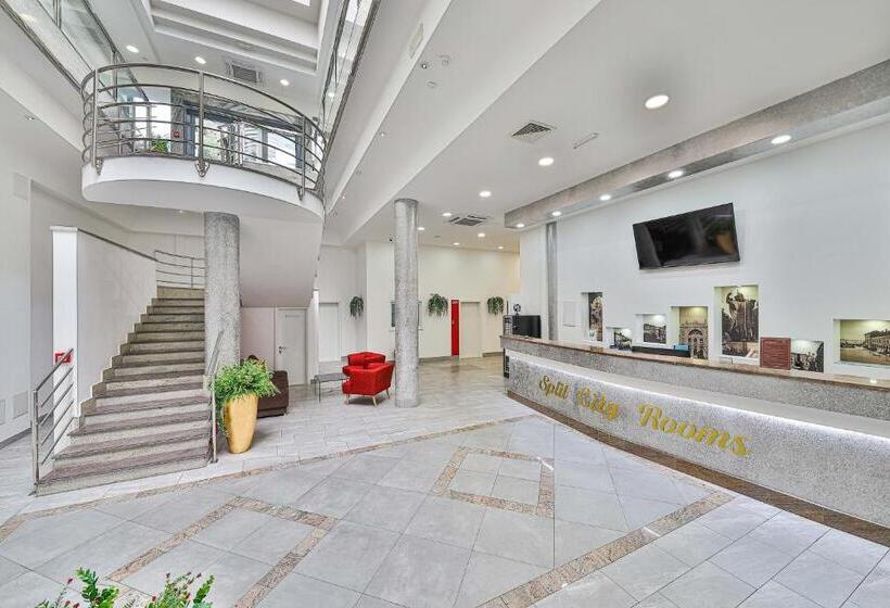 בית מלון כפרי Split Citys