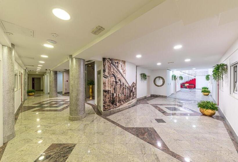 בית מלון כפרי Split Citys