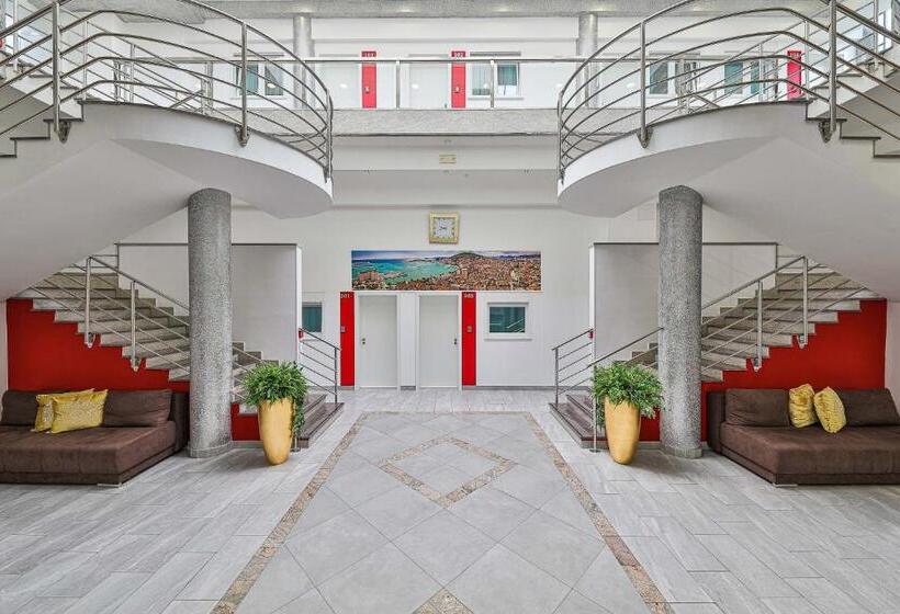 בית מלון כפרי Split Citys