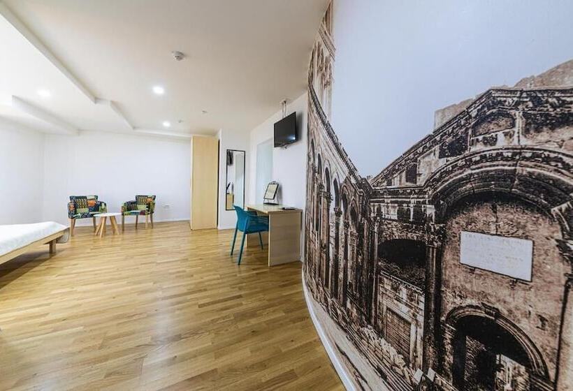 בית מלון כפרי Split Citys