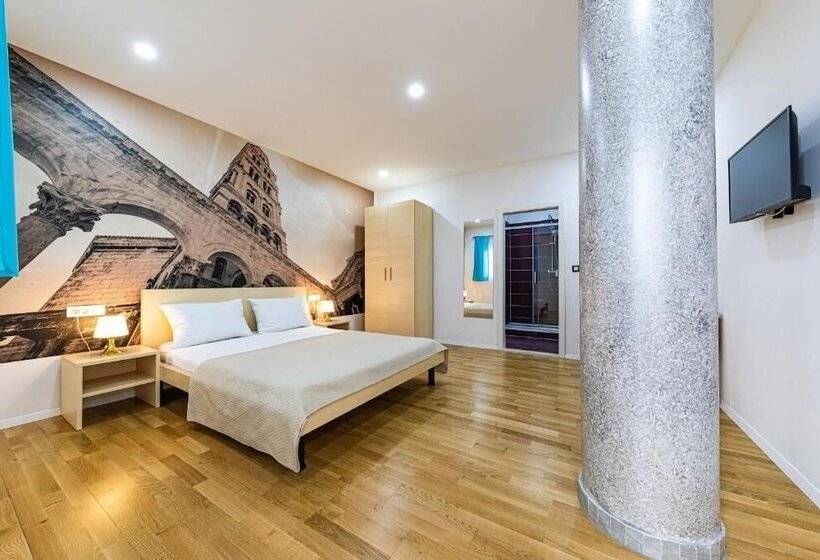 בית מלון כפרי Split Citys