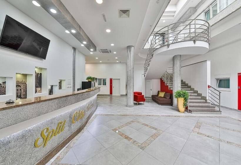 בית מלון כפרי Split Citys