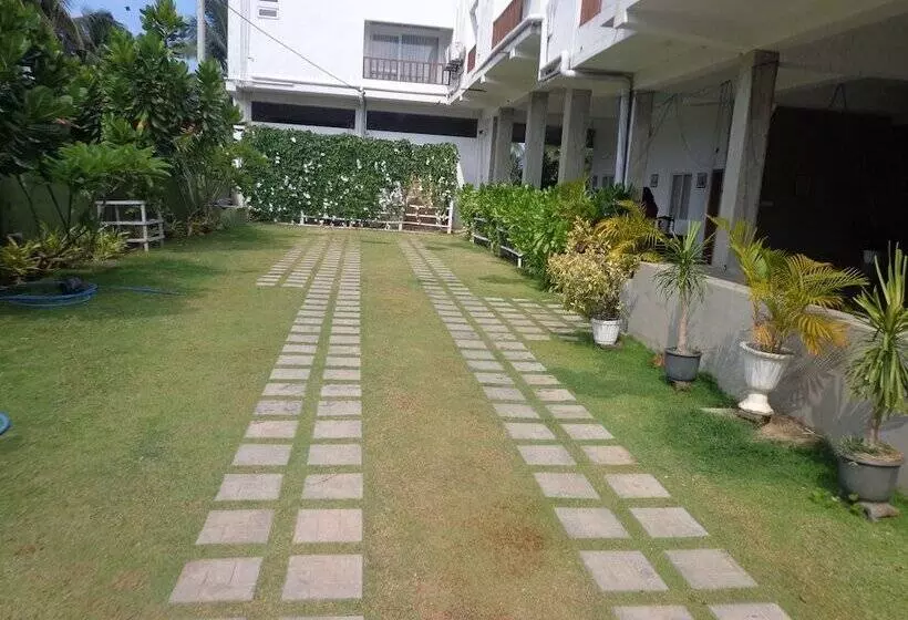 Hotel Star White Negombo