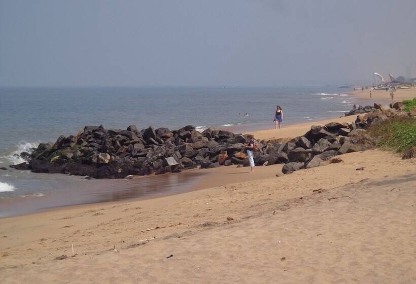 בית מלון כפרי Star White Negombo