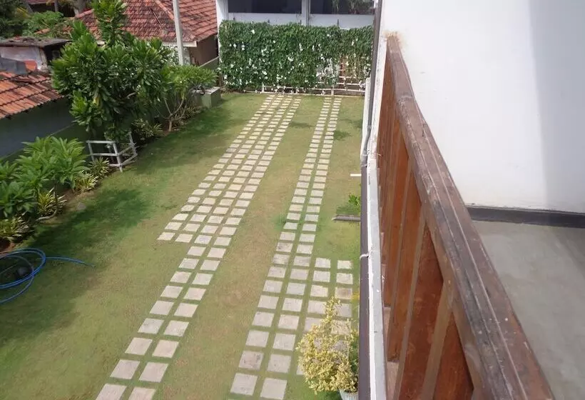 Hotel Star White Negombo