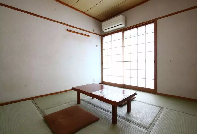 پانسیون Minshuku Takesugi