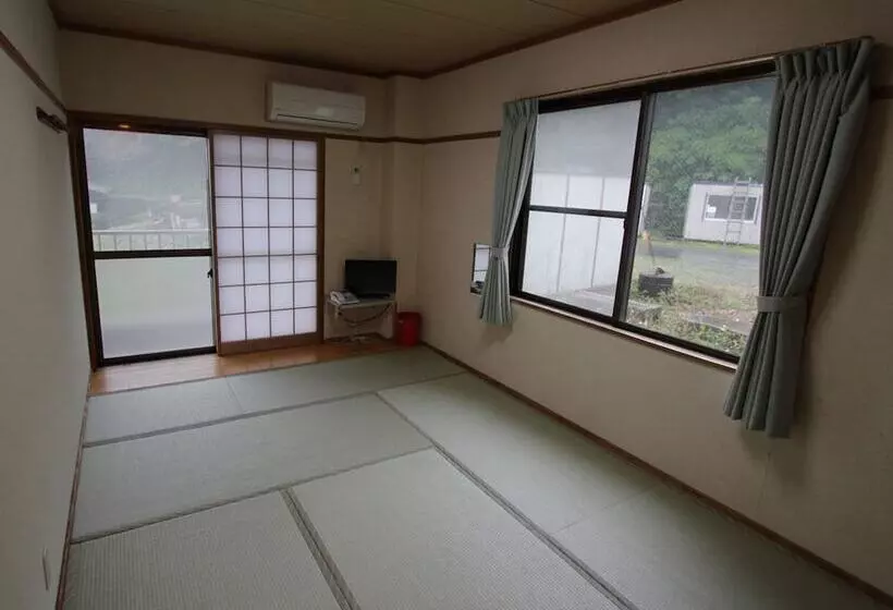 پانسیون Minshuku Takesugi