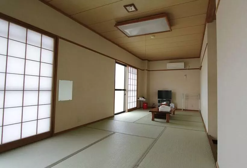 پانسیون Minshuku Takesugi