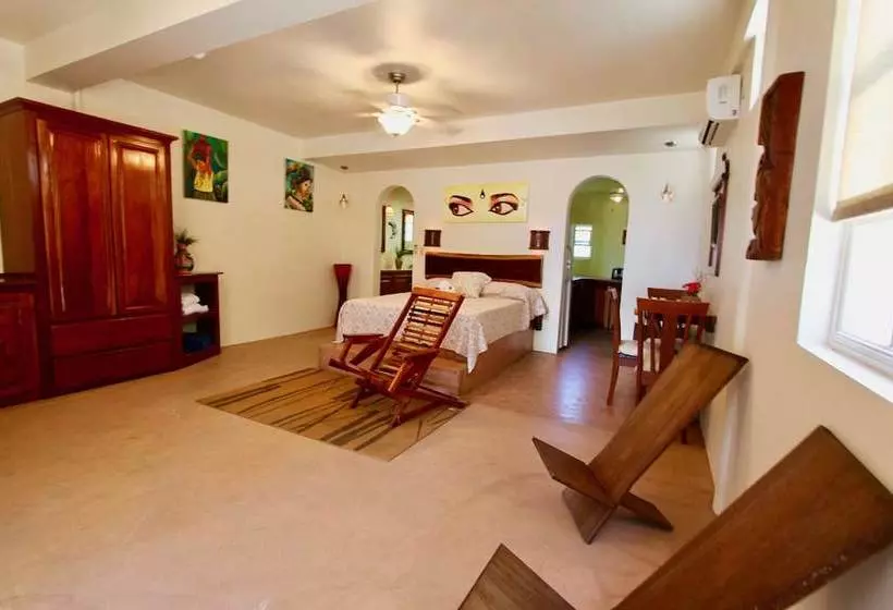Villa Aurora Estate