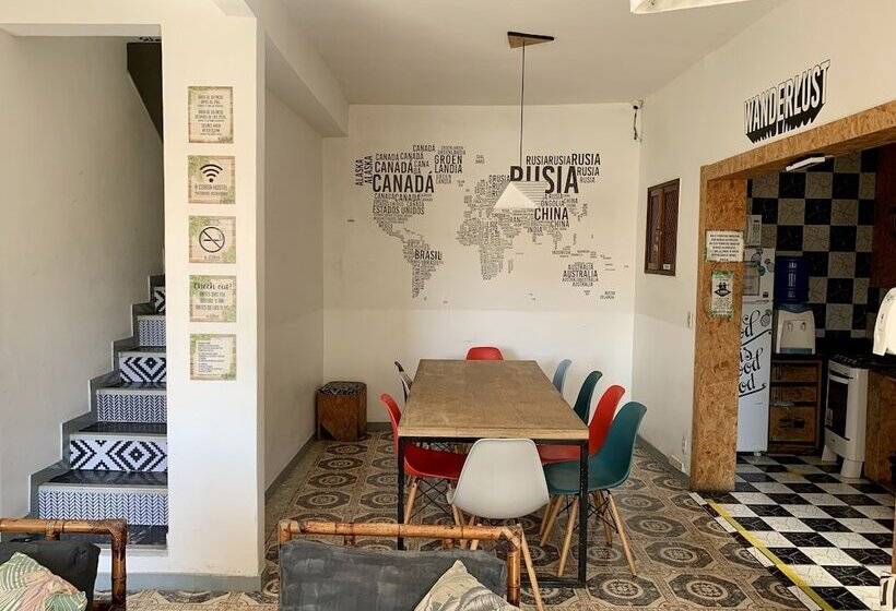 A Coroa Hostel & Suites