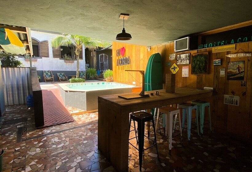 A Coroa Hostel & Suites