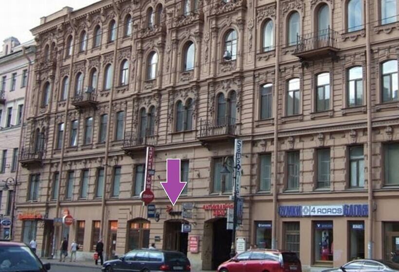 Retkeilymaja Friends On Liteiny