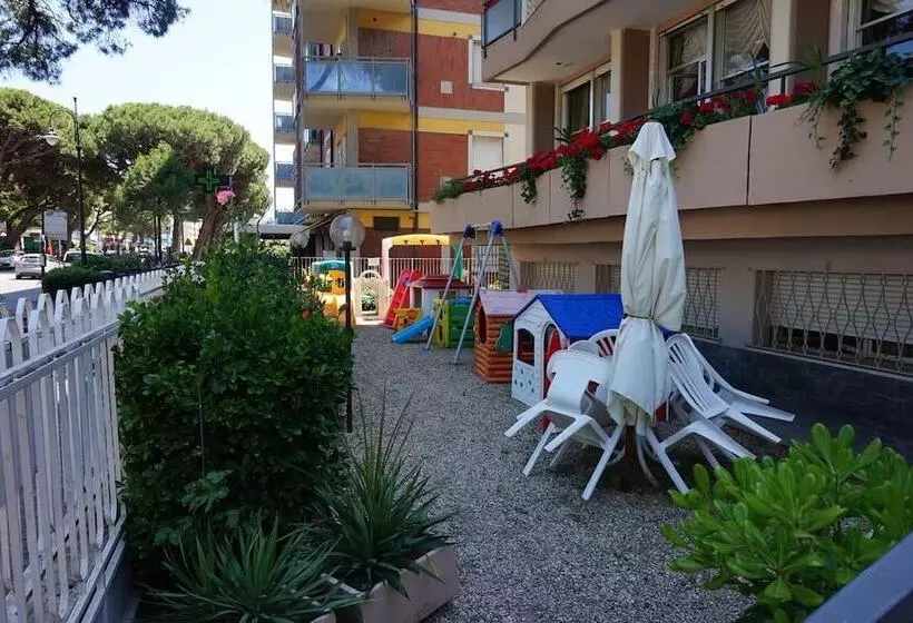 مسافرخانه Giardino