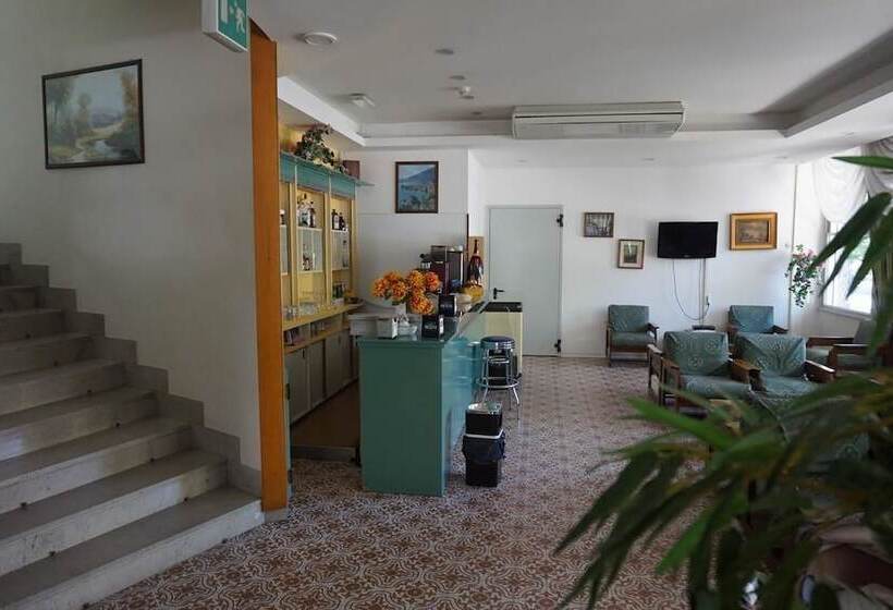 مسافرخانه Giardino