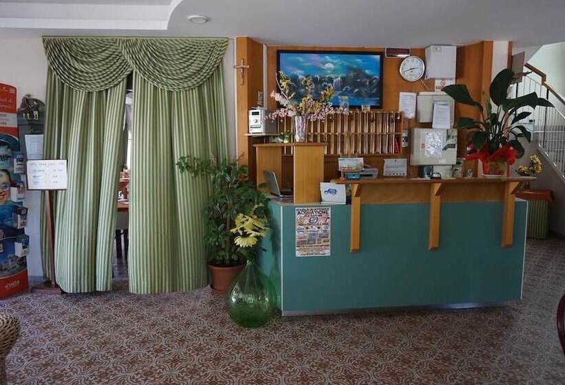 مسافرخانه Giardino