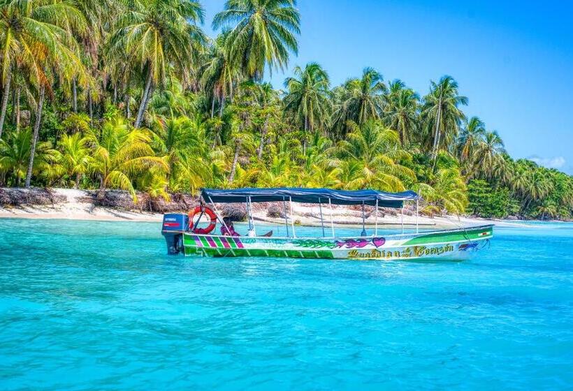 هتل Bocas Del Toro