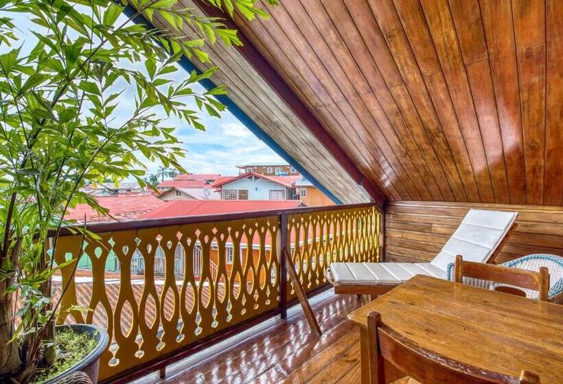 هتل Bocas Del Toro