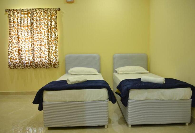 فندق Golden Nest