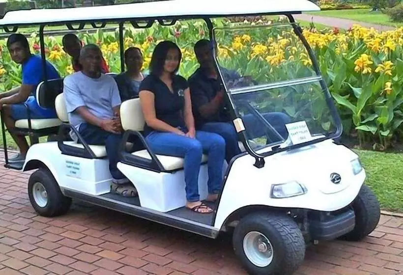 ホテル Laman Pesona Resort & Spa